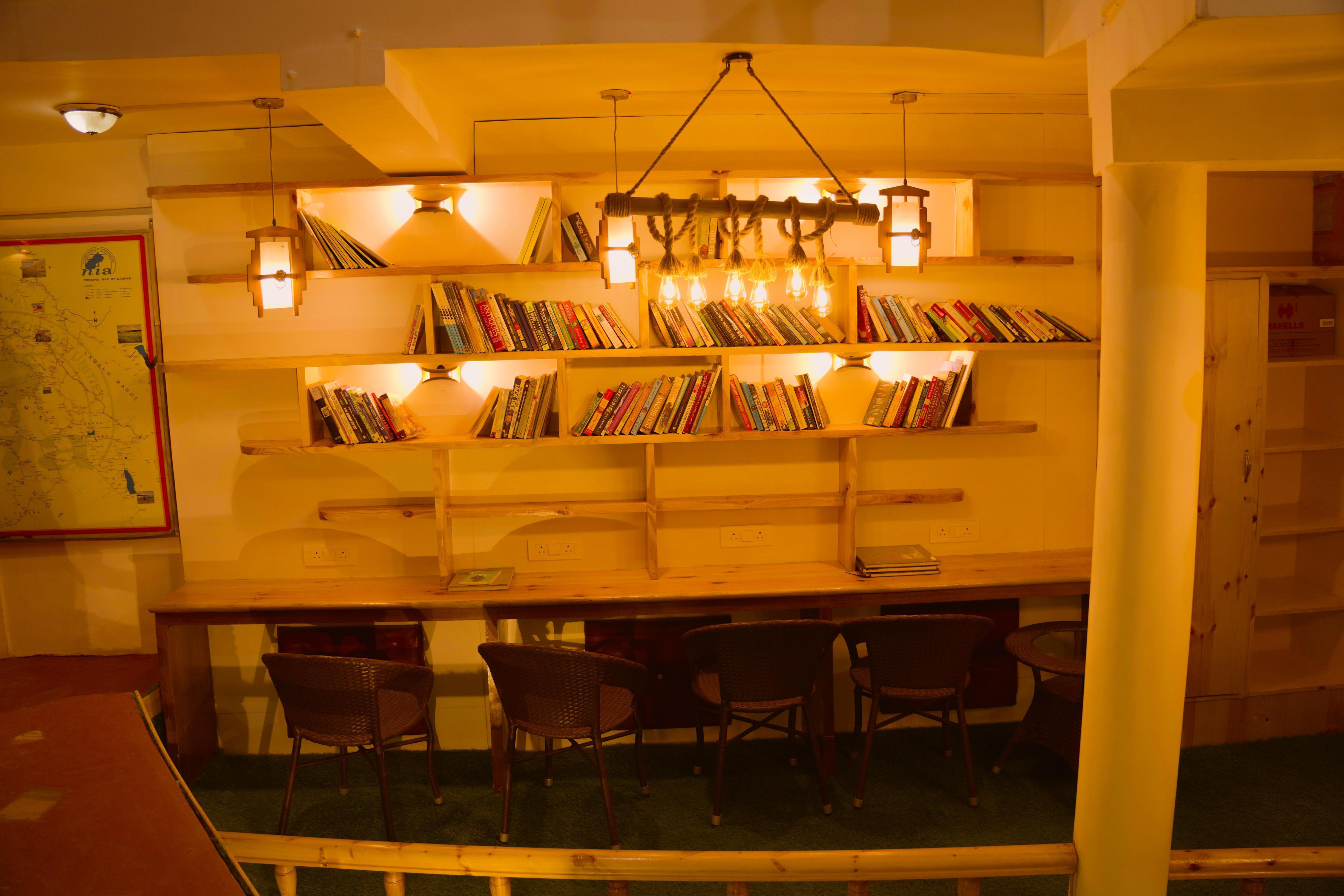 Nezer Hostel & Roof Top Cafe - Tap to explore photos