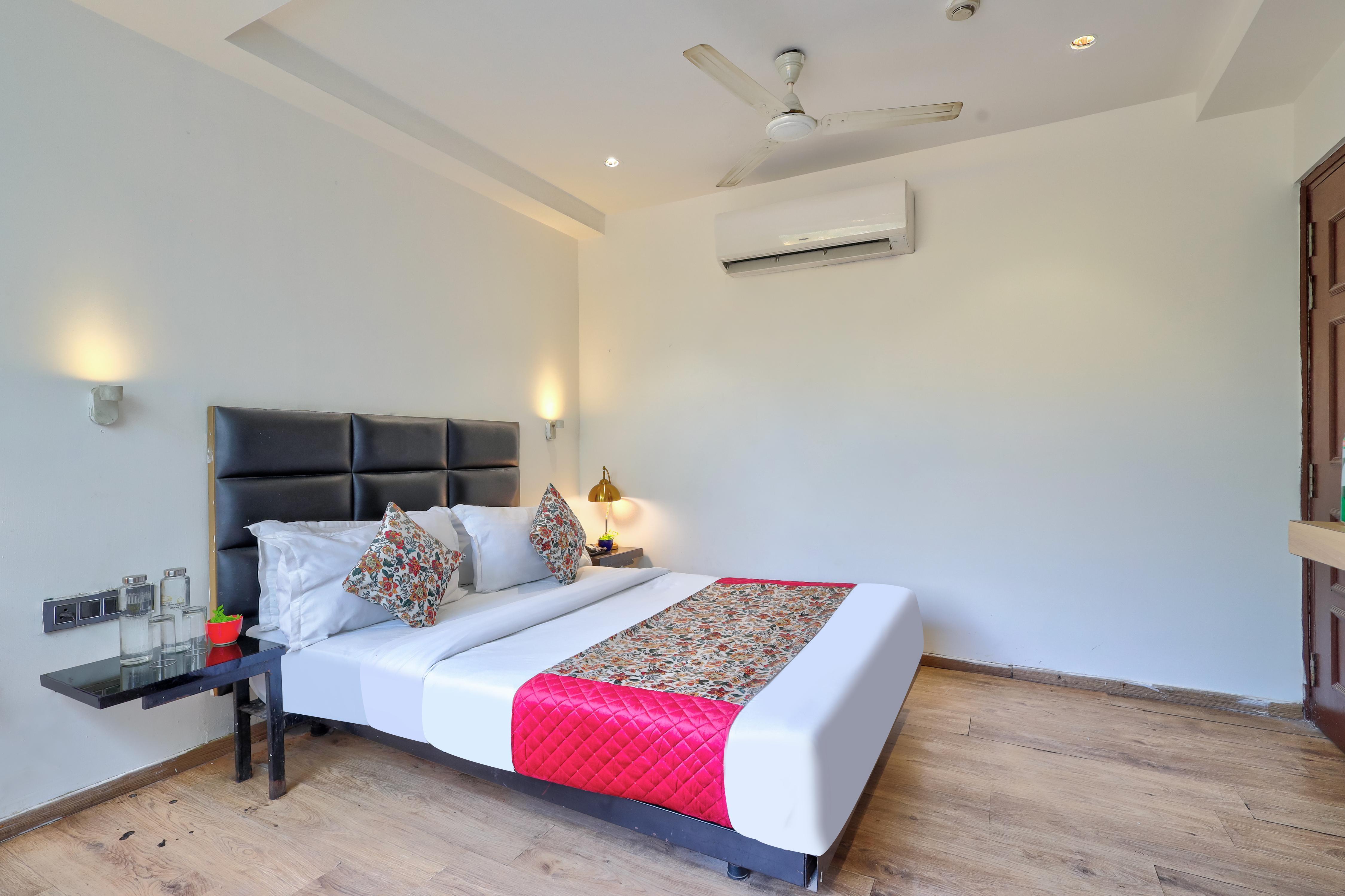 Hotel Grand Arcasia Gagan Vihar East Delhi - Tap to explore photos