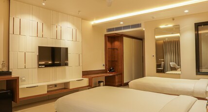 TreeHouse Kambers Room Type - Premium Twin-Bed Room