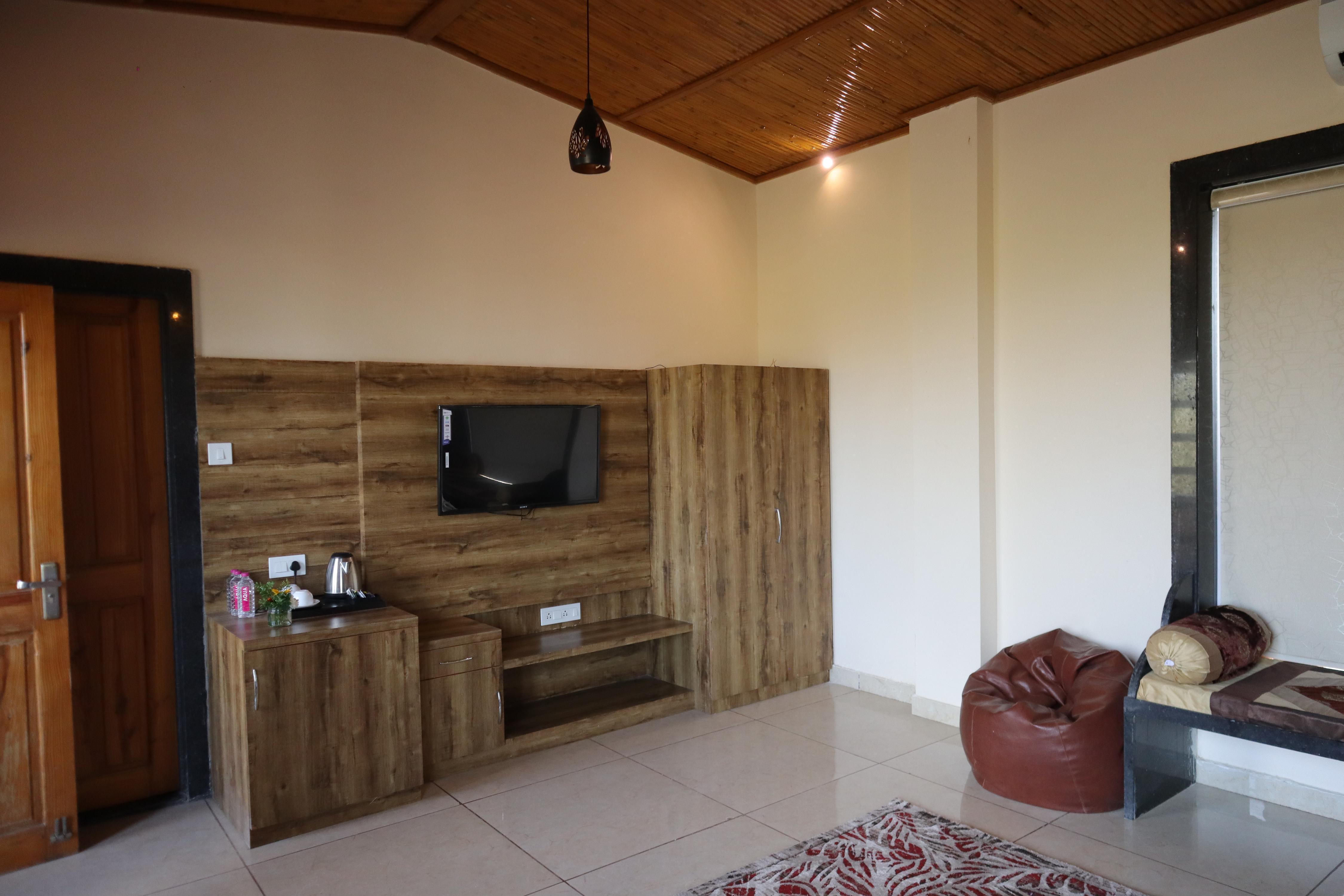 Krishna Farms |Entire 7 BHK with Private Pool - Tap to explore photos