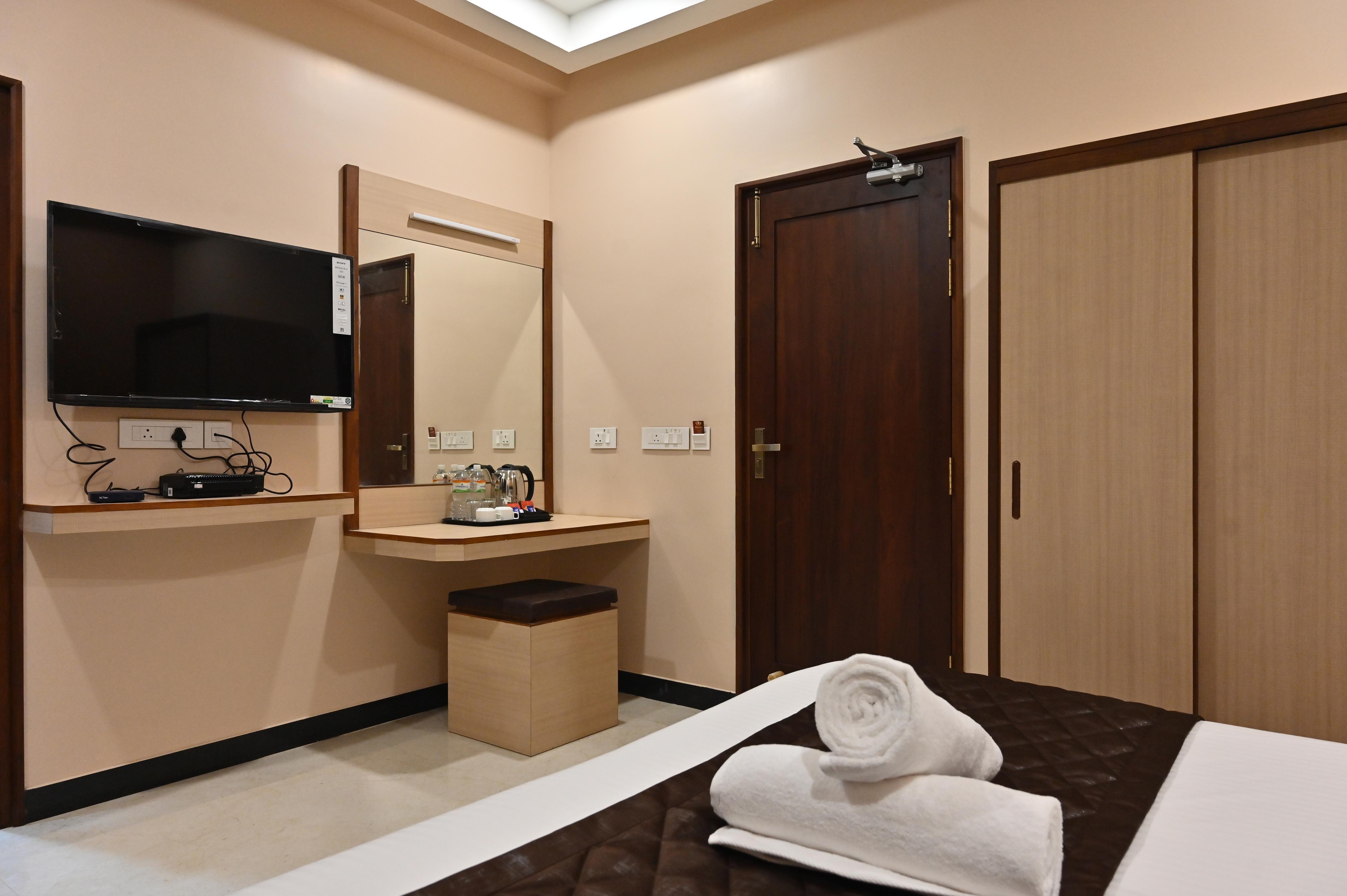 Majestic Grand - Tap to explore photos