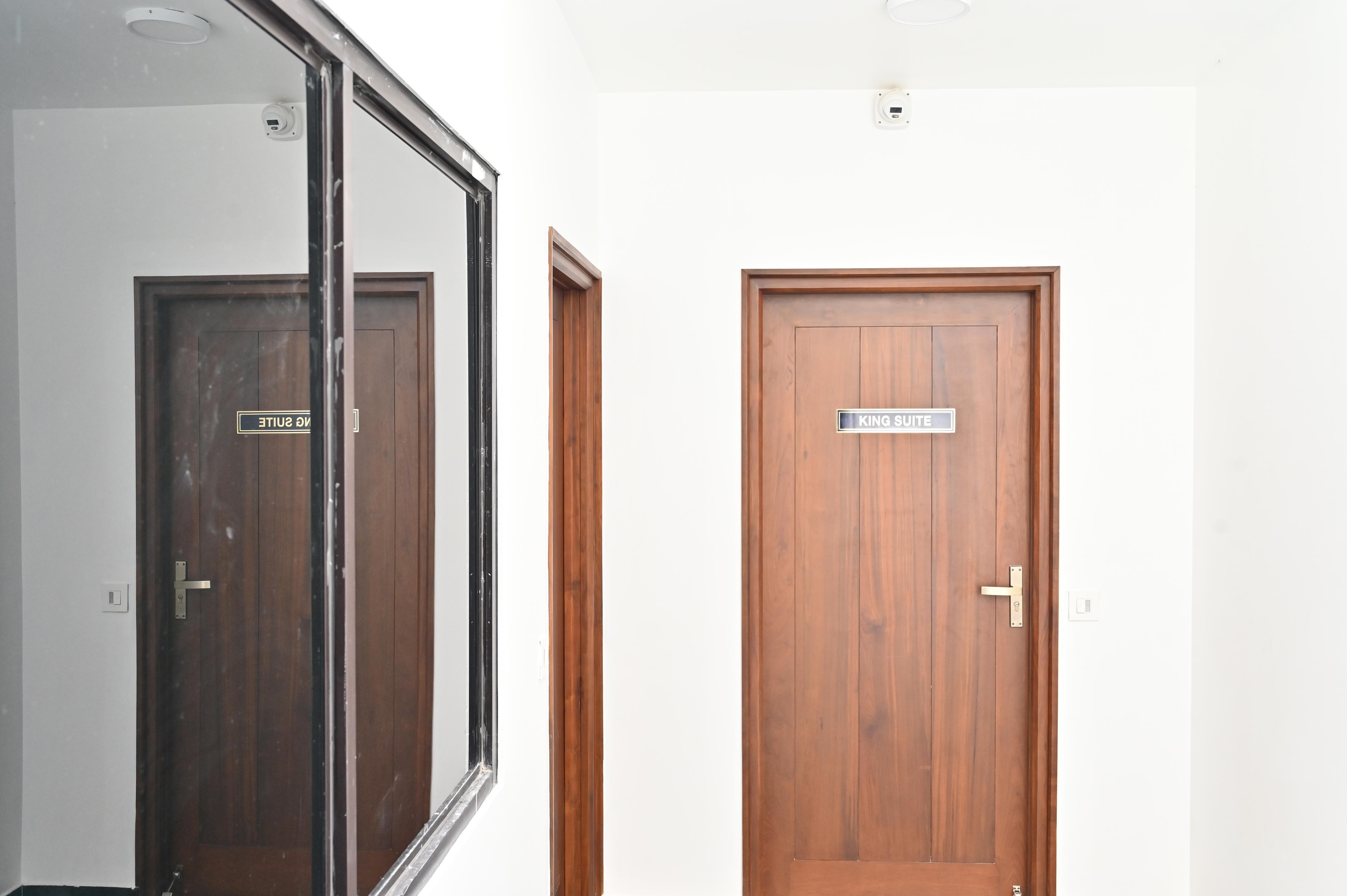 Majestic Grand Room Type - KING FAMILY SUITE 3 BHK
