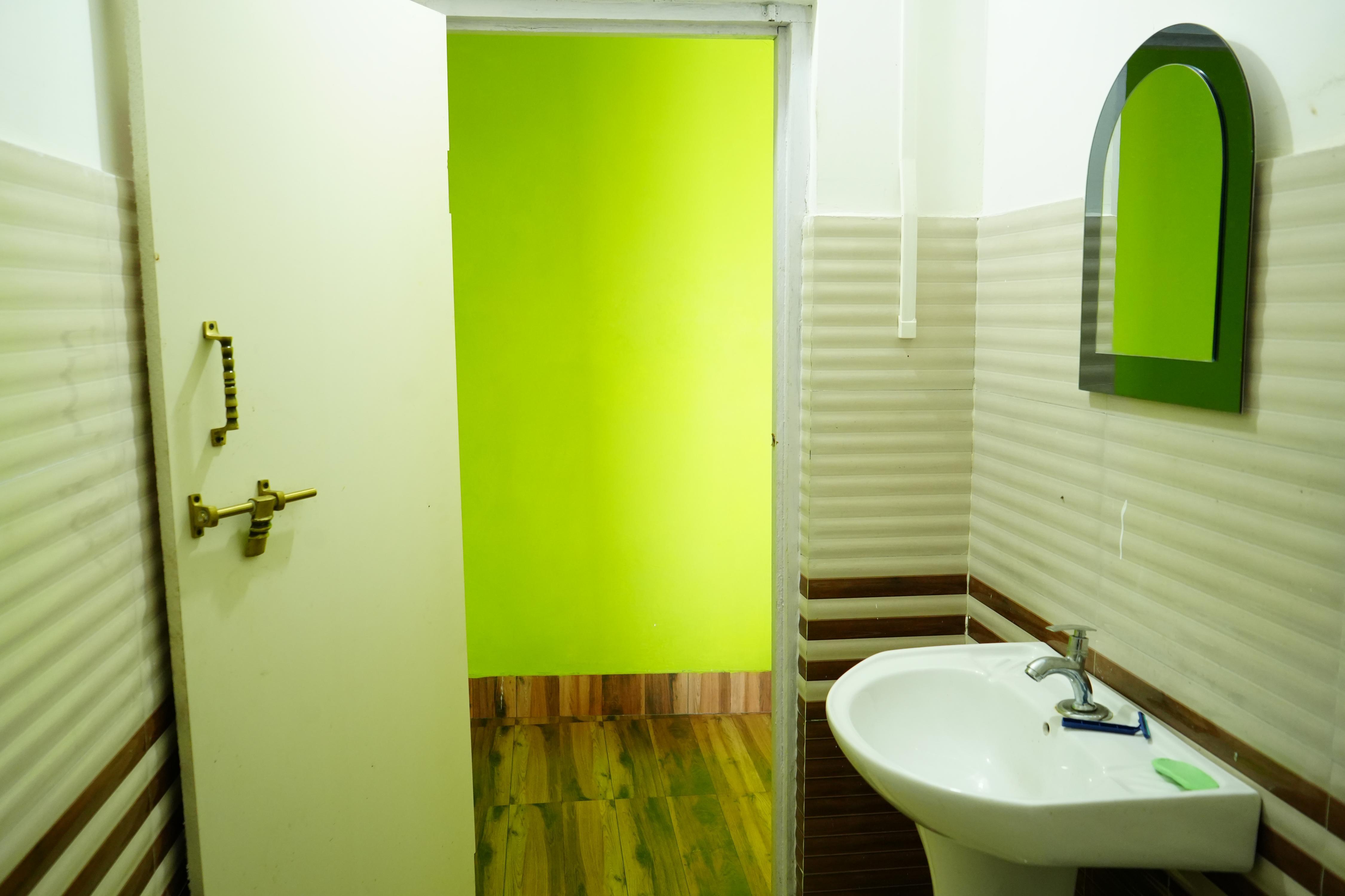Paharia Homestay - Tap to explore photos