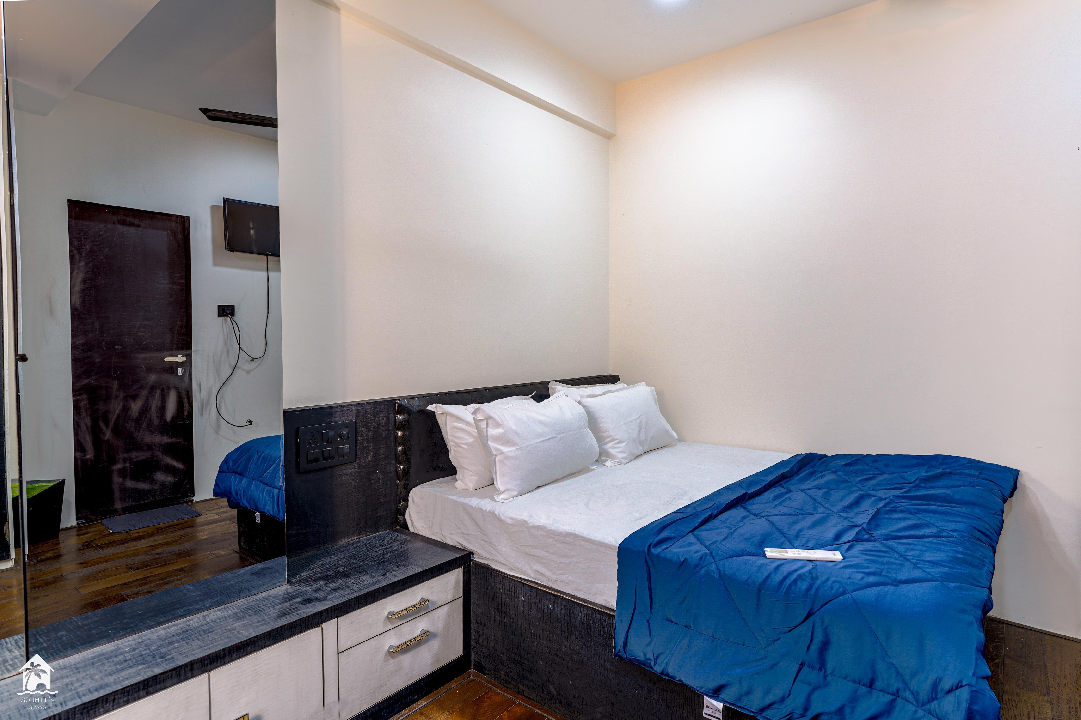 Cherrys by Soumils Stays 3 BHK Apartment - Tap to explore photos