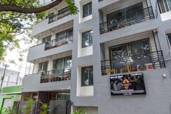 Diamond Suites Service Apartment