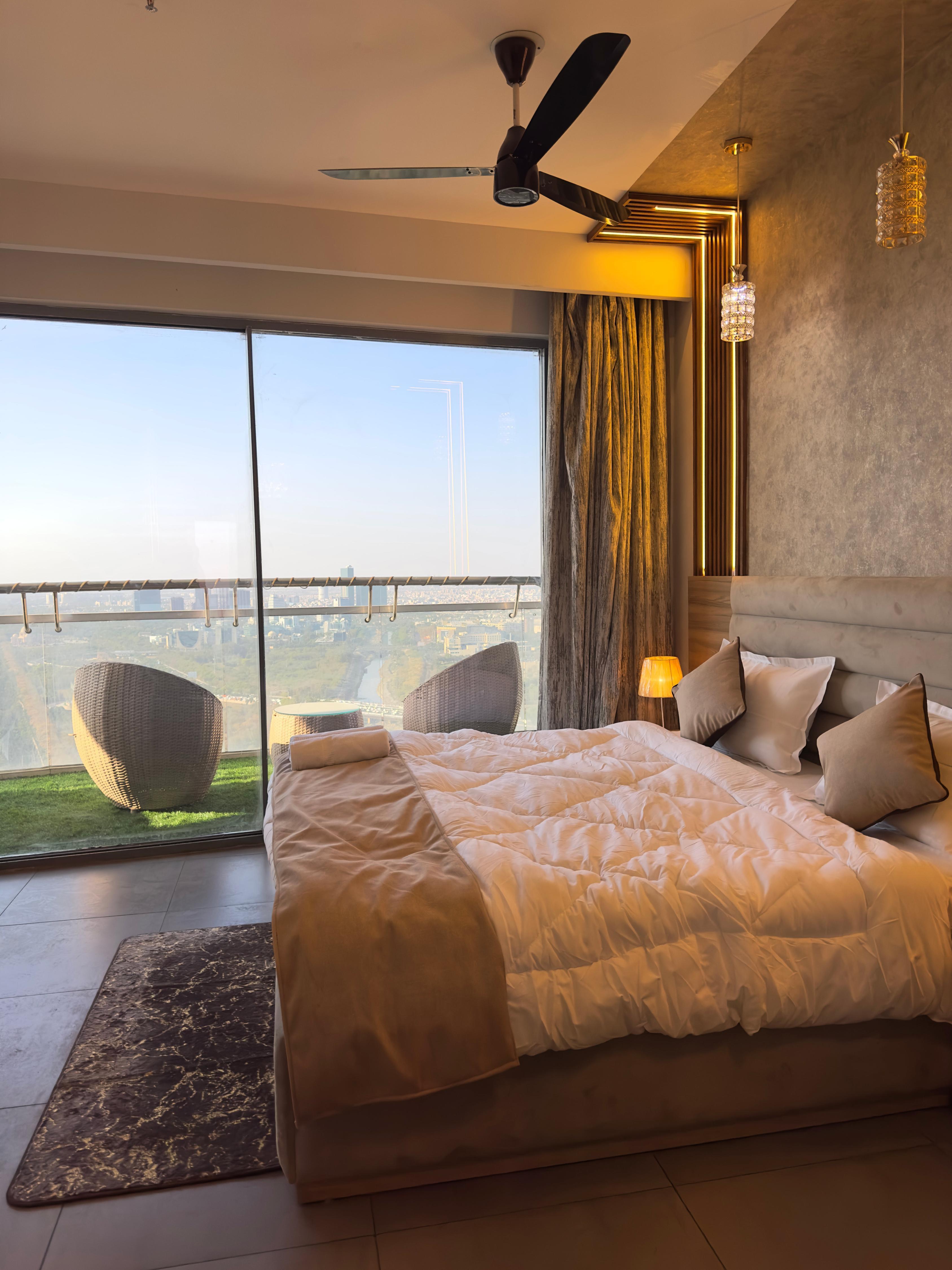 Elysian Suites Your Cozy Escape 35th floor - Tap to explore photos