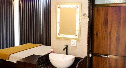 Hotel VR Rudra Residency Room Type - Oceanfront Suites