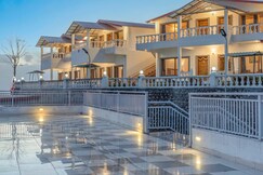 Paatli Fort Estate Resort