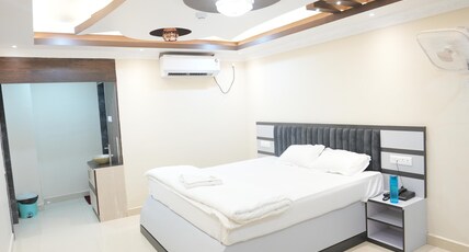 HOUSE OF LORD Room Type - SUPER PREMIUM DELUXE