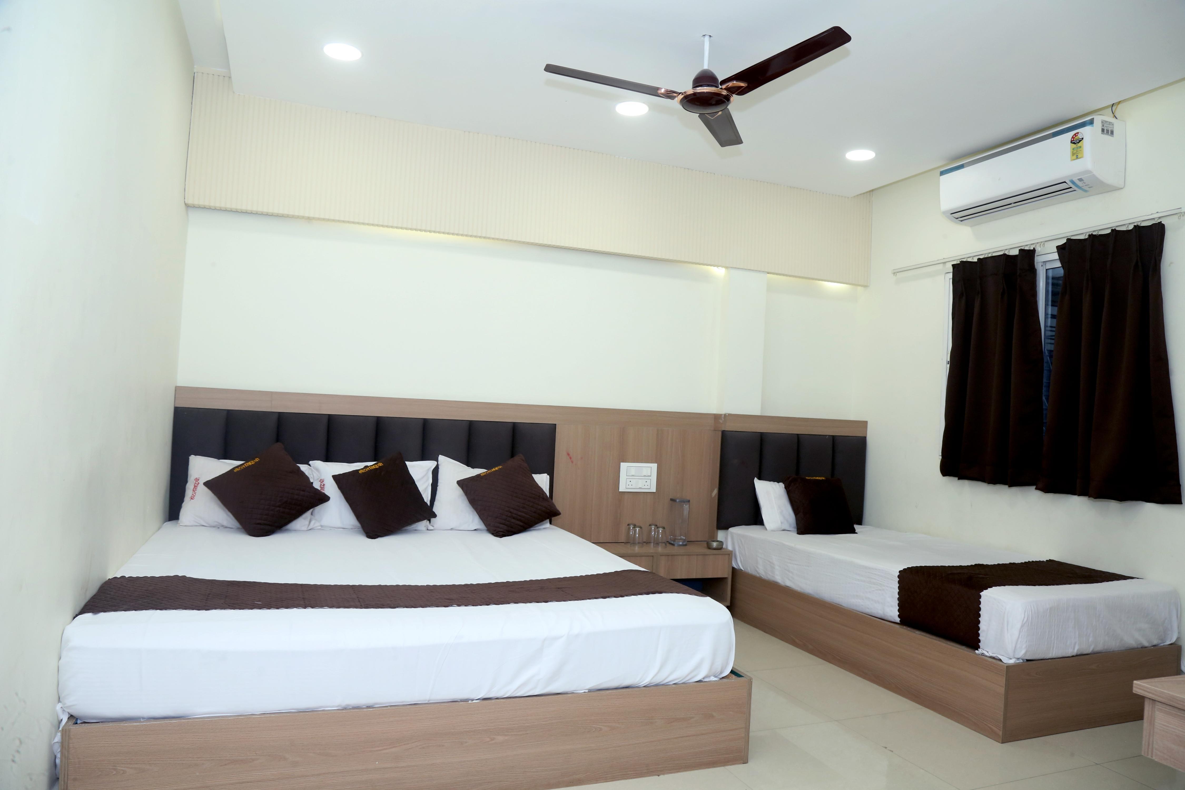 Hotel Siddhi Shree Room Type - Executive Triple Room