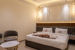 The Deep Hotel (Gumti No 5)