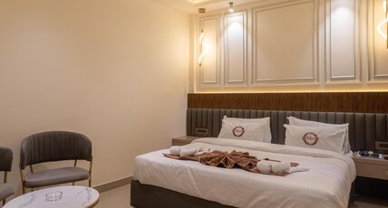 The Deep Hotel (Gumti No 5) Room Type - Deluxe Room