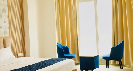 JMS Grand Hotel Room Type - Queen Room With Balcony