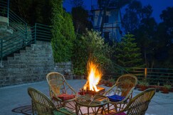 Alaya Stays Pine View Cottage | 3 BHK Himalayan Retreat with Scenic Views