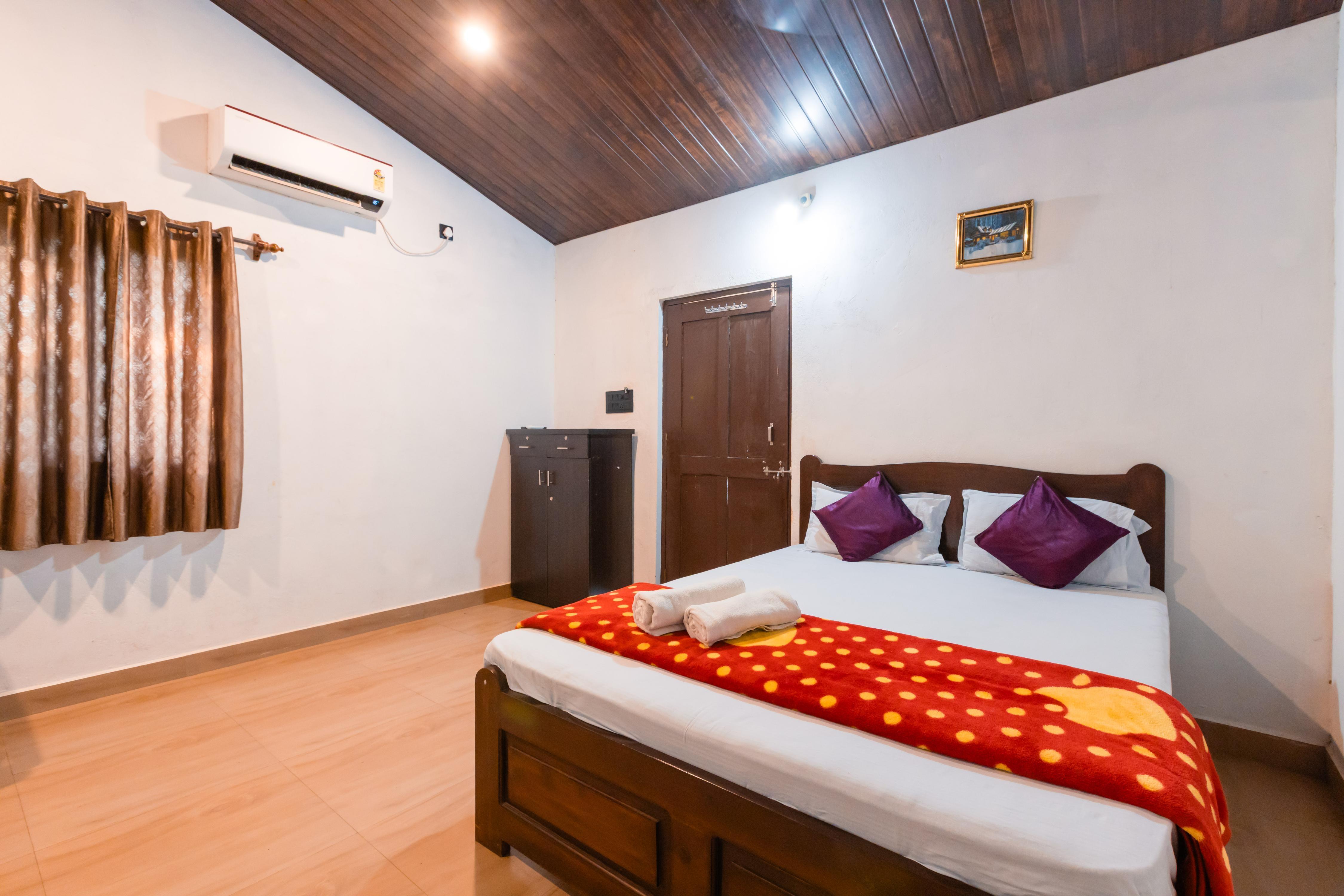 Peacock 3BR Cottages with Private Pool Saligao - Tap to explore photos