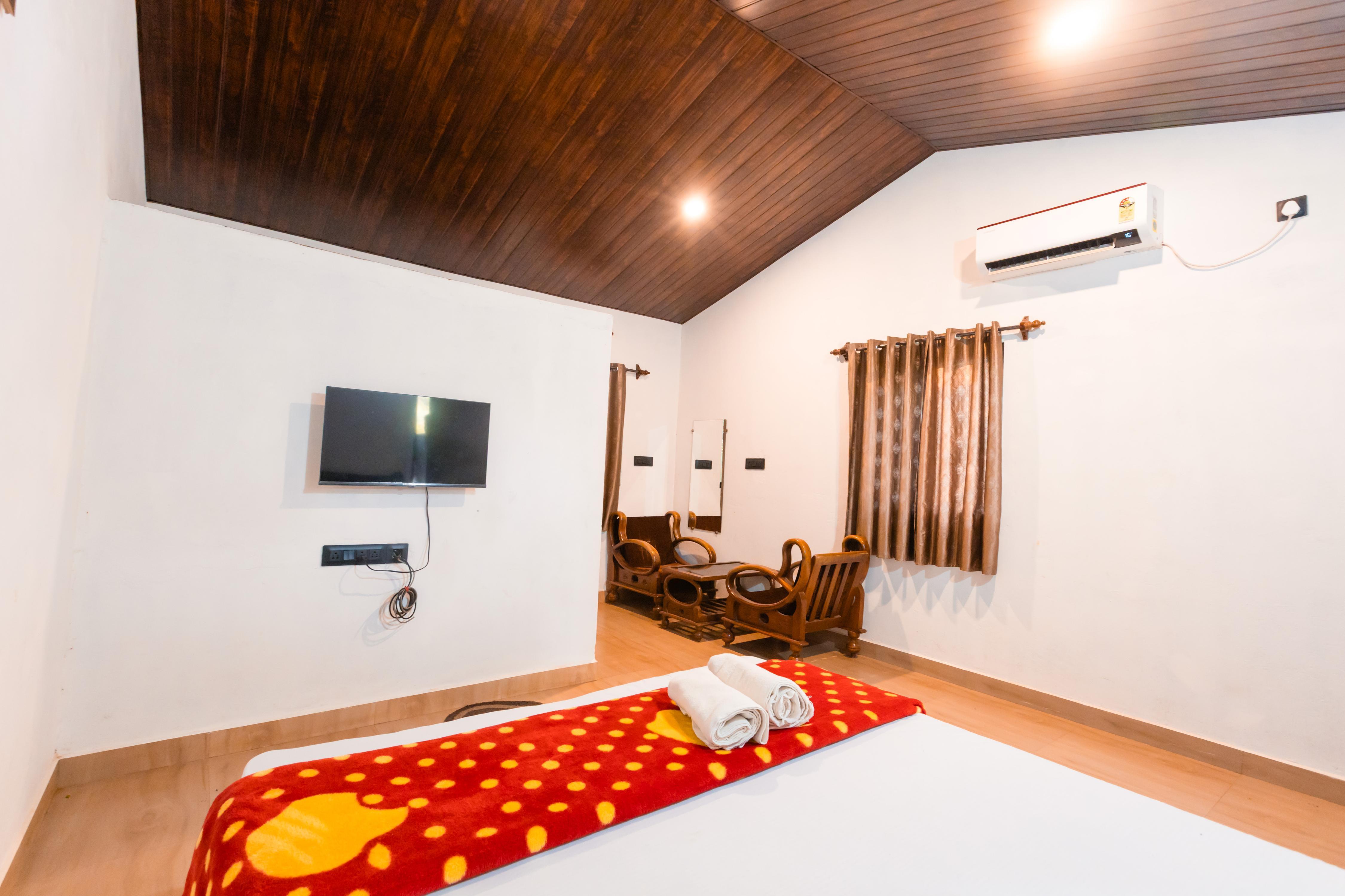 Peacock 5BR Cottages with Private Pool Saligao - Tap to explore photos