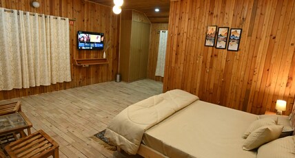 MoonBeam Retreatt Room Type - Deluxe Room1