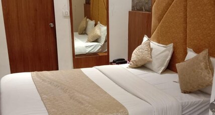Hotel Planet Villa Ellis Bridge Room Type - Deluxe Room