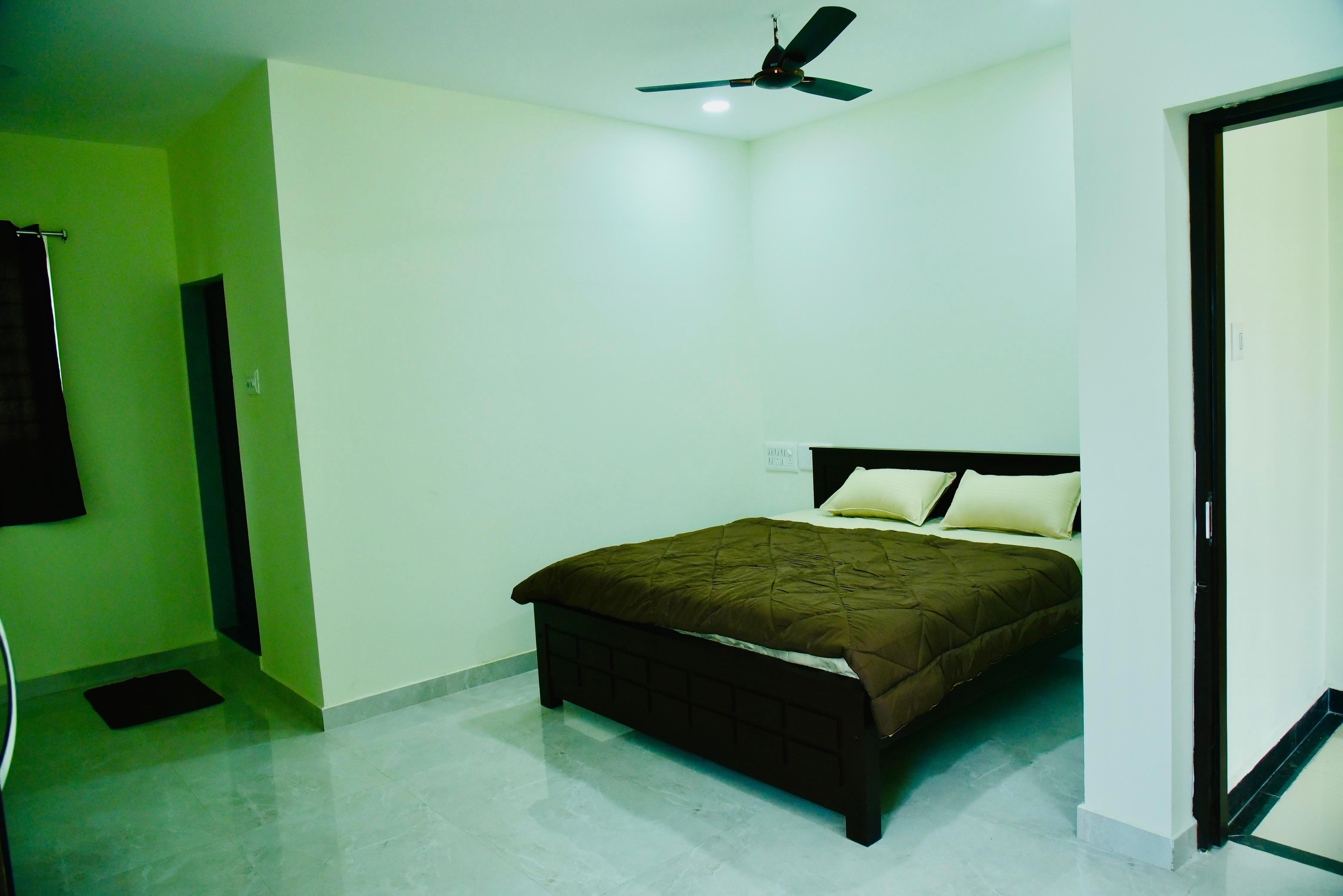 Sellappa Residency Room Type - Luxury Room