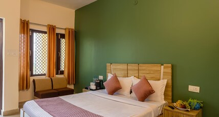 Divine Stay - Sattal Room Type - Deluxe Room With Valley View