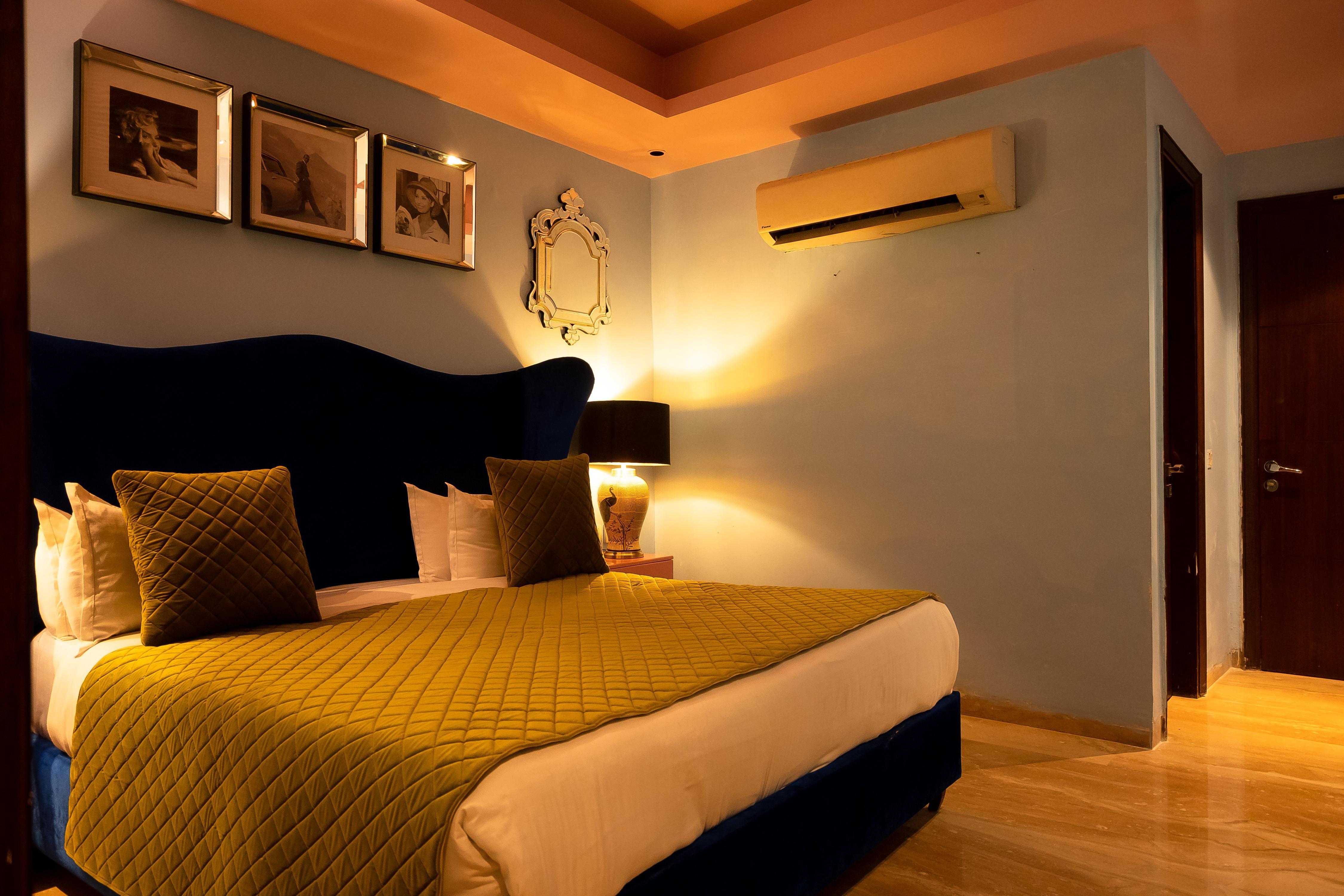 Grand Luxury Apartment in Vasant Kunj - Tap to explore photos