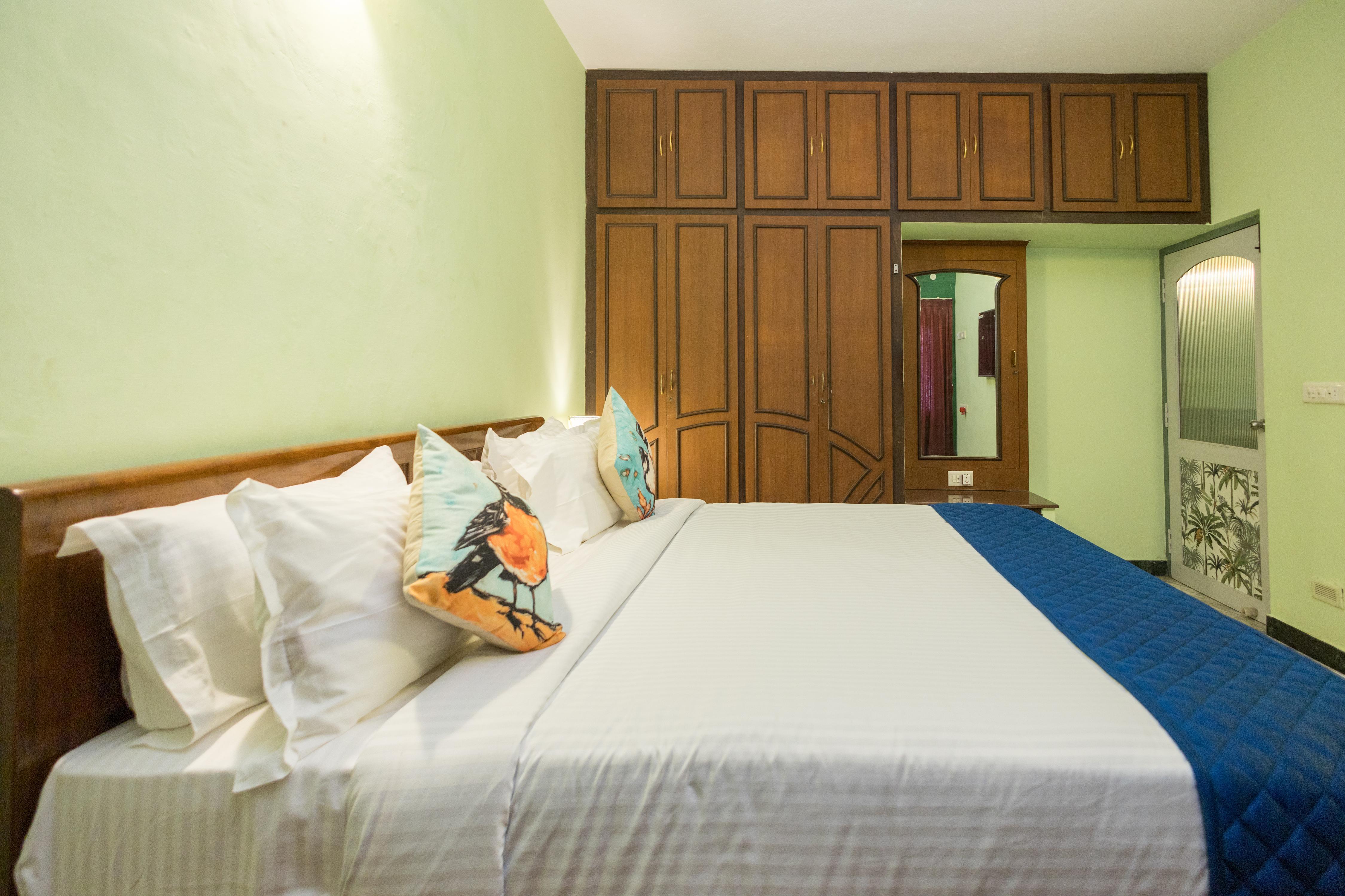 La Plage Luxe - Luxury Homestay 3 Mins Walk Beach - Tap to explore photos