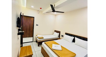 HOTEL MAAN PALACE Room Type - Deluxe Room
