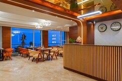 White Panda Hotels Divine Peak