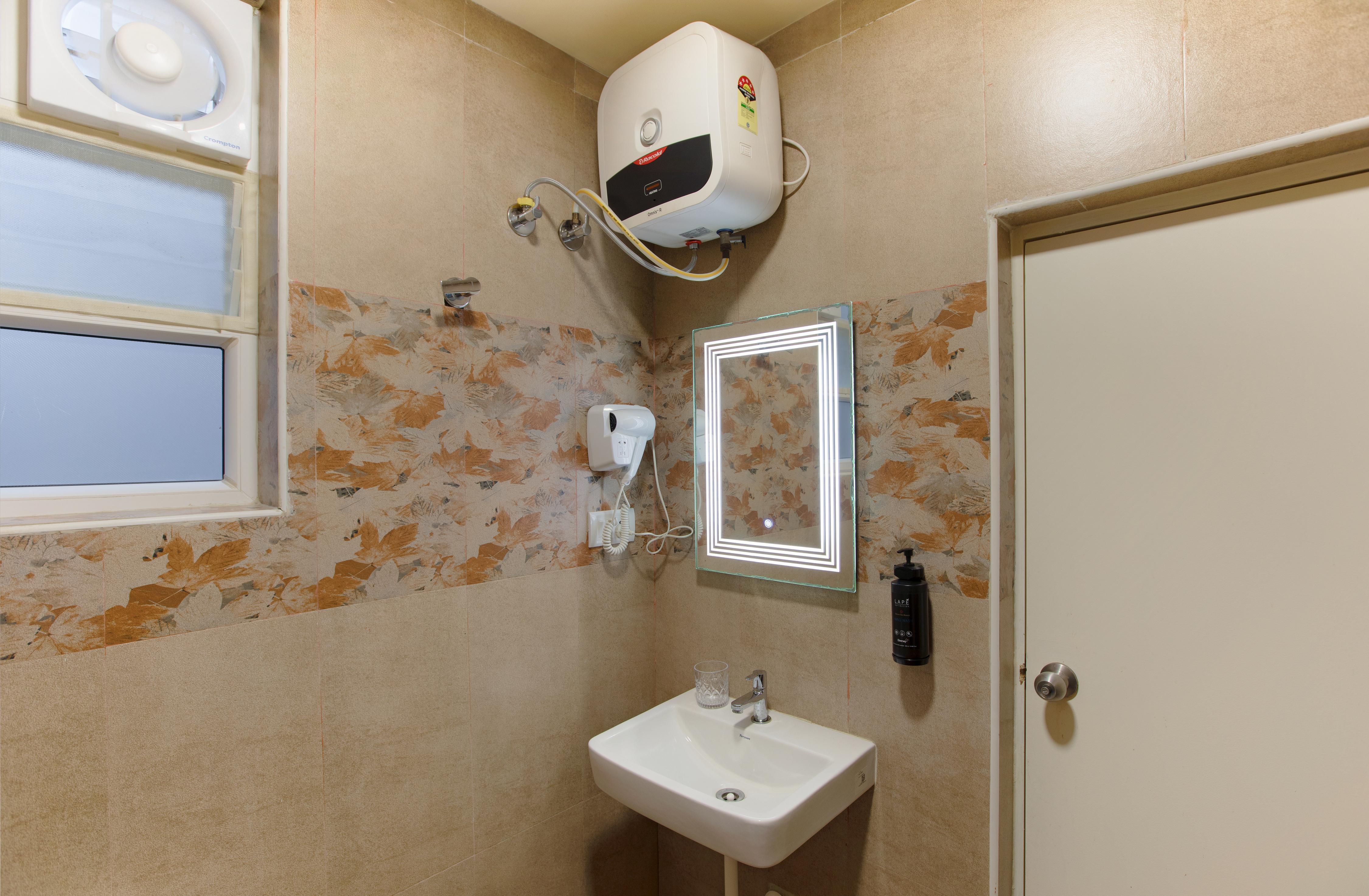 Greens Estate Business Class Hotel - Tap to explore photos