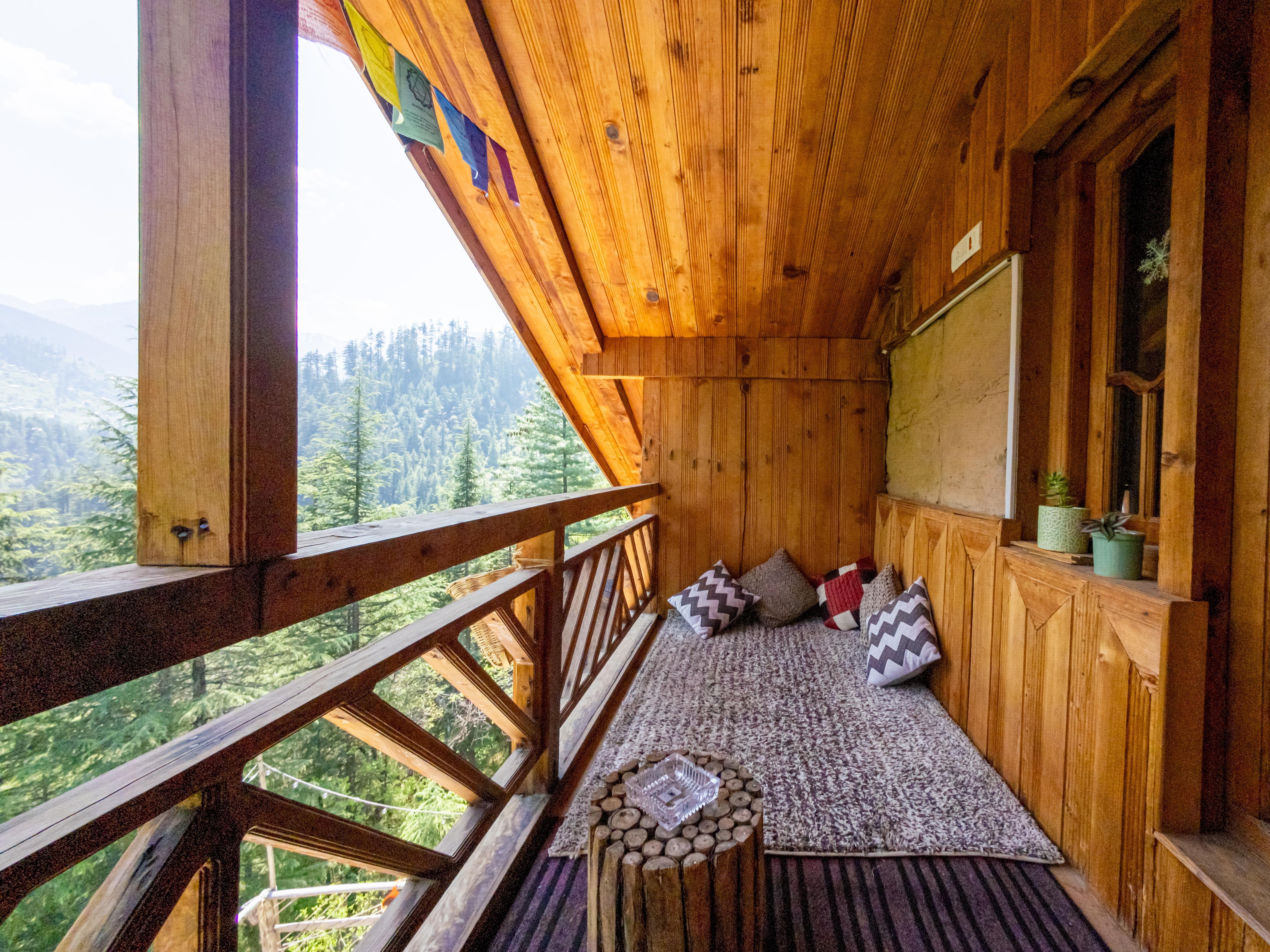 Ruhoots Hostel & Dorms - Tap to explore photos