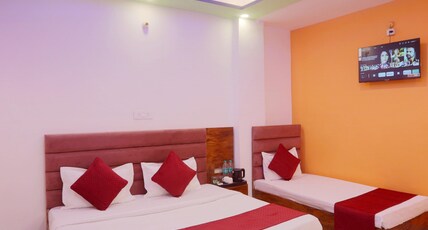 Hotel Radha Rani Palace Ayodhya Room Type - A.C Triple Room (Sofa Cum bed)