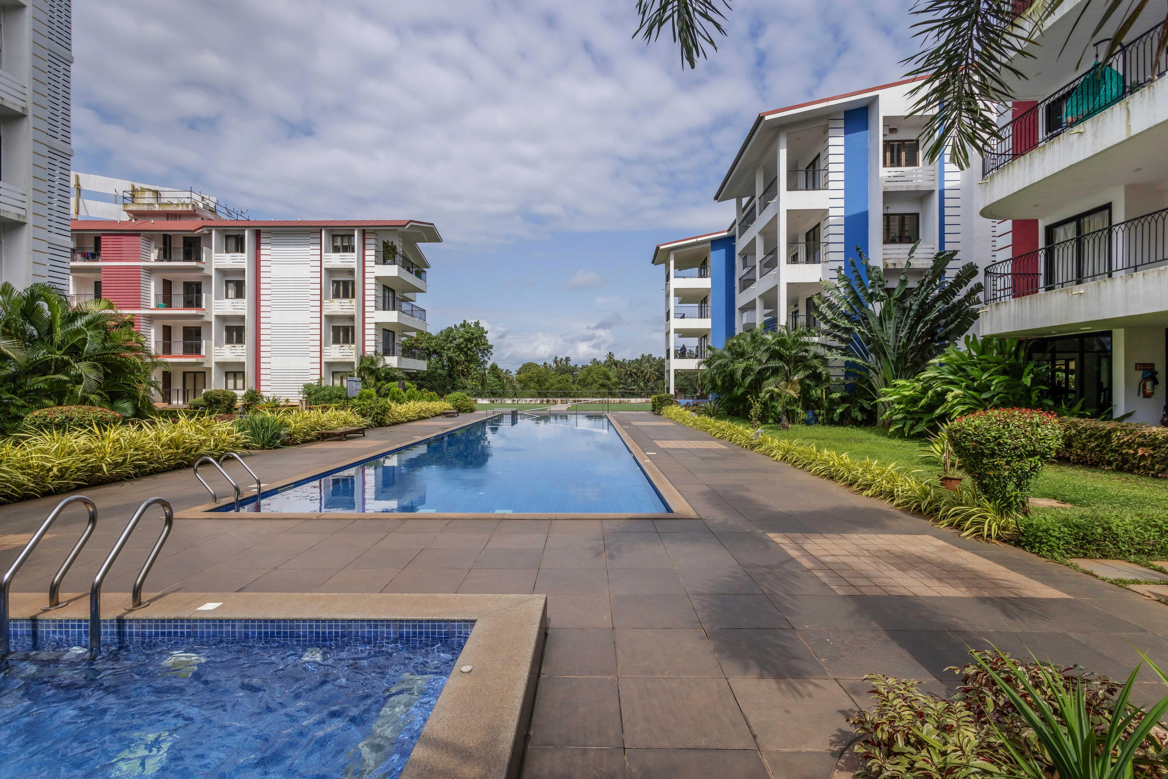 2BHK w Pool & Sauna | 2km to Baga & Calangute Beach | Hireavilla - Tap to explore photos