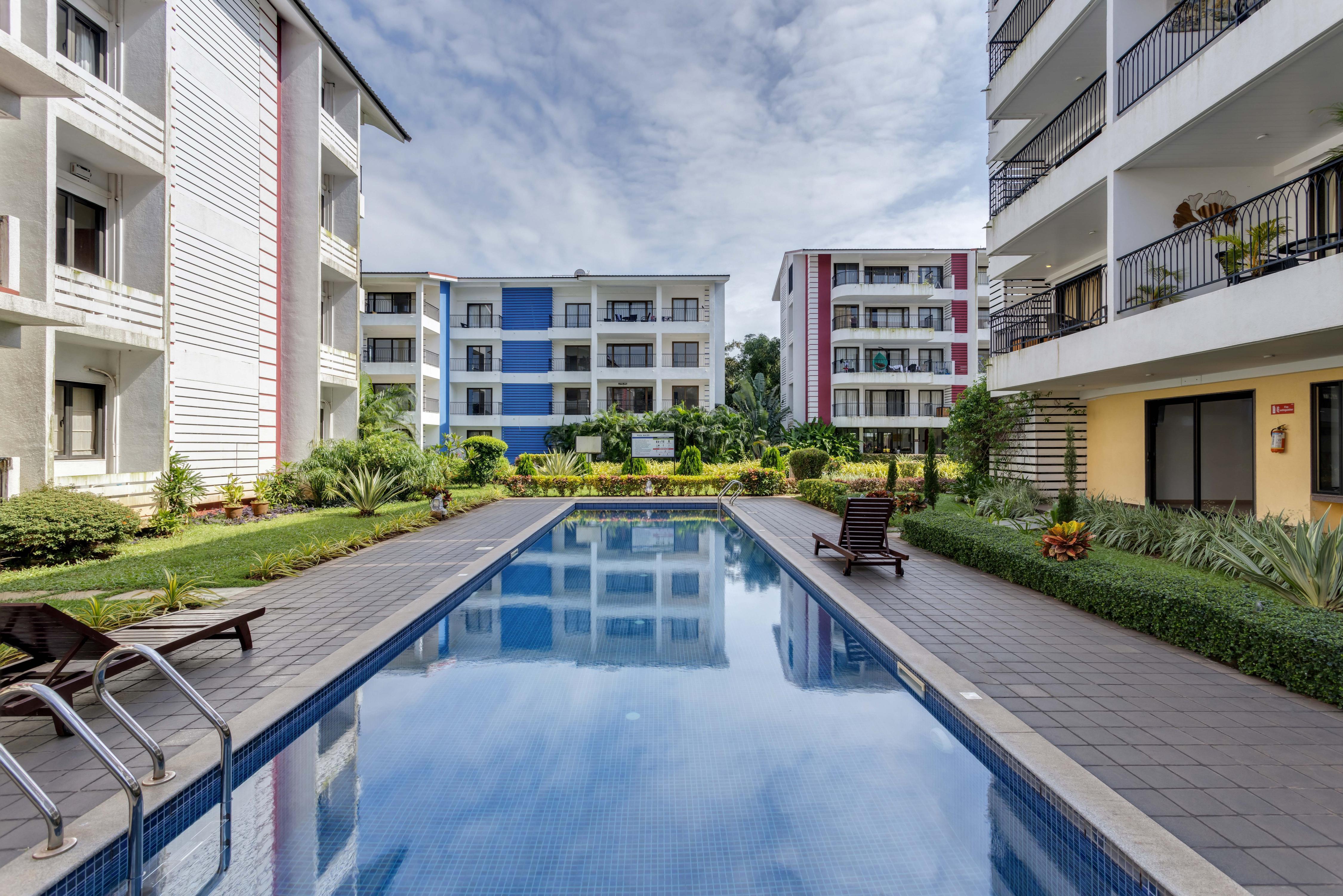 2BHK w Pool & Sauna | 2km to Baga & Calangute Beach | Hireavilla - Tap to explore photos