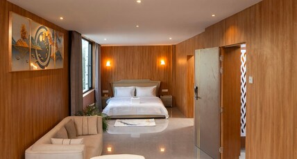 HOTEL SRI ASHVIK Room Type - KING SETHUPATHY SUITE