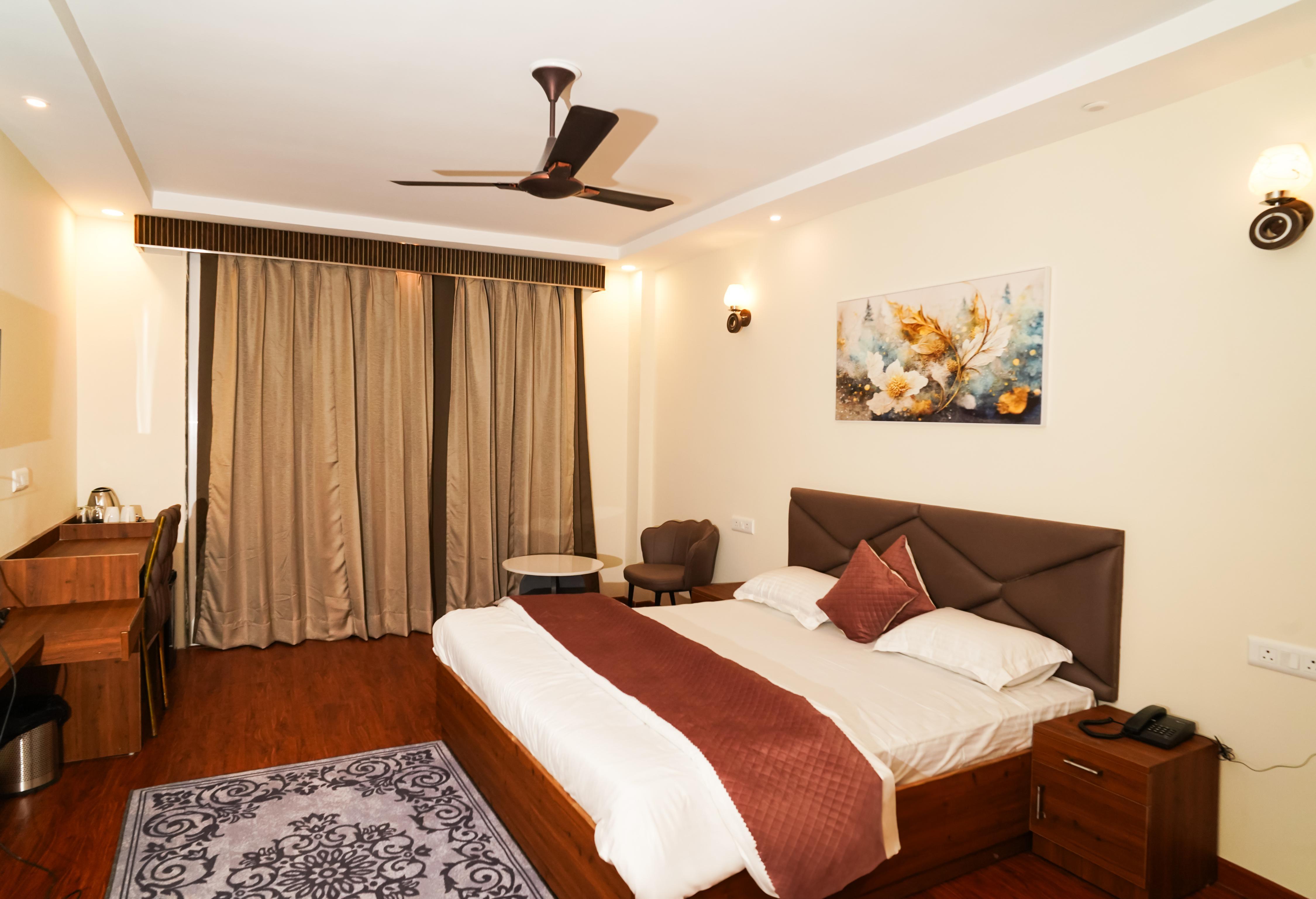 HILLCREST VALLEY - Tap to explore photos