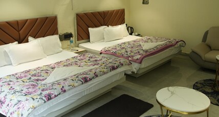 Viom Kainchi Dham (50mtrs from Kainchi temple) Room Type - Large Family Room