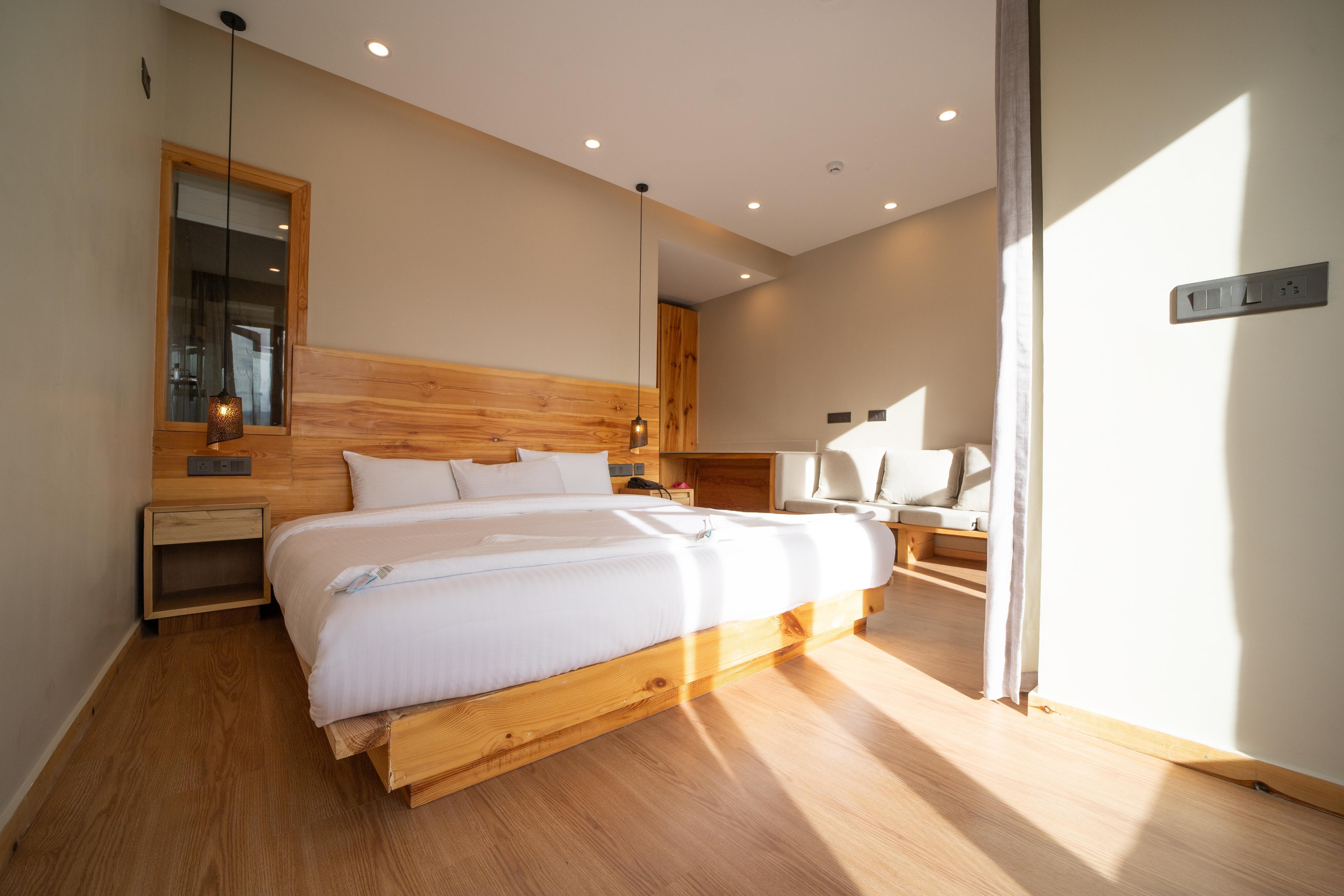 Rooms of Empire Studio Apartments