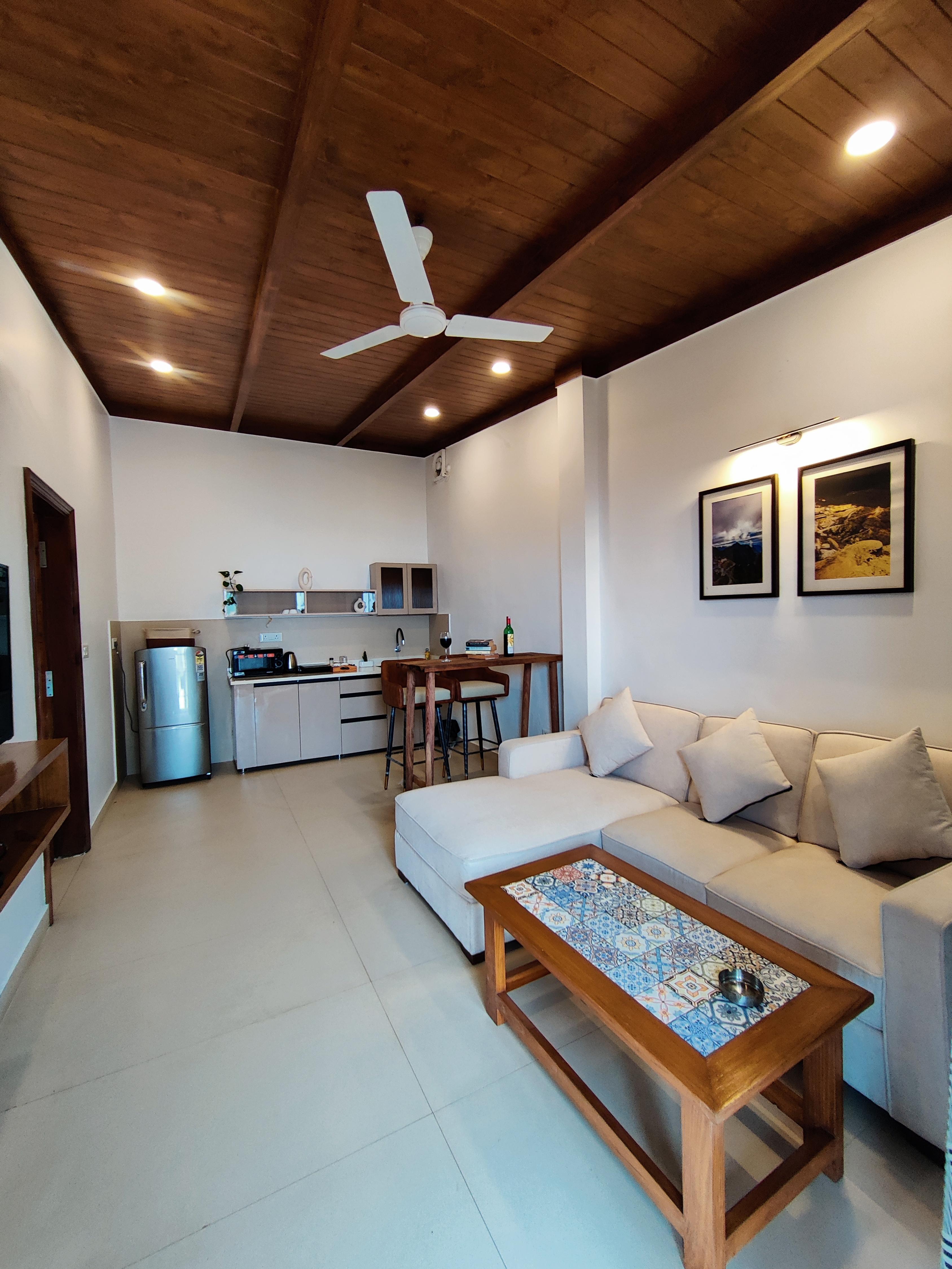 Aperol 1 BHK | 1 Km from Mall Road - Tap to explore photos