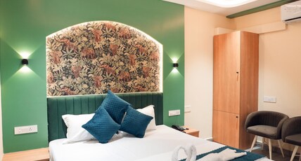 Hotel Luxe Inn Room Type - Premium Room