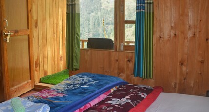 The Mid-Himalayan - Jibhi Room Type - Deluxe Room with Mountain View