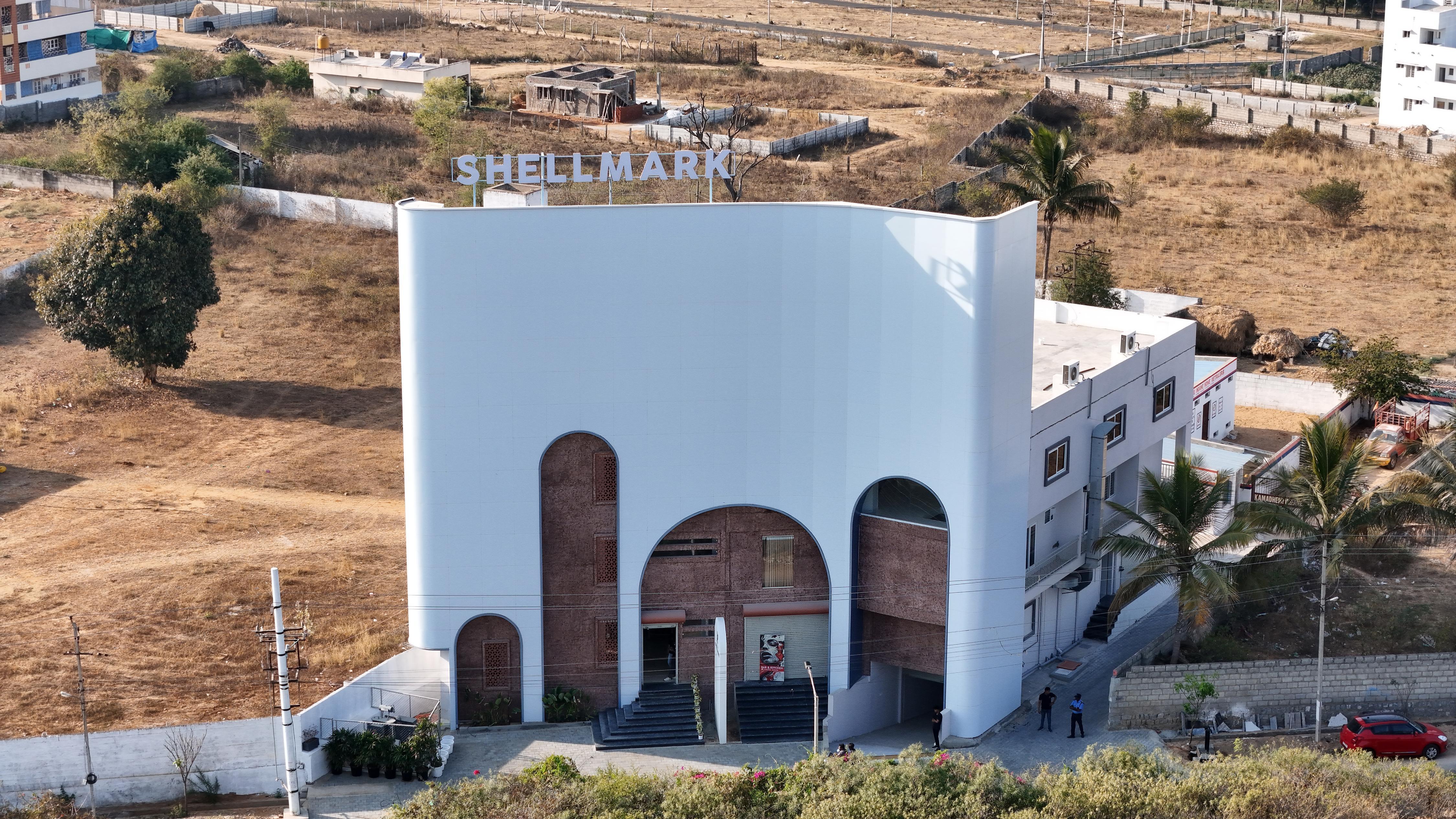 Hotel Shellmark - Tap to explore photos