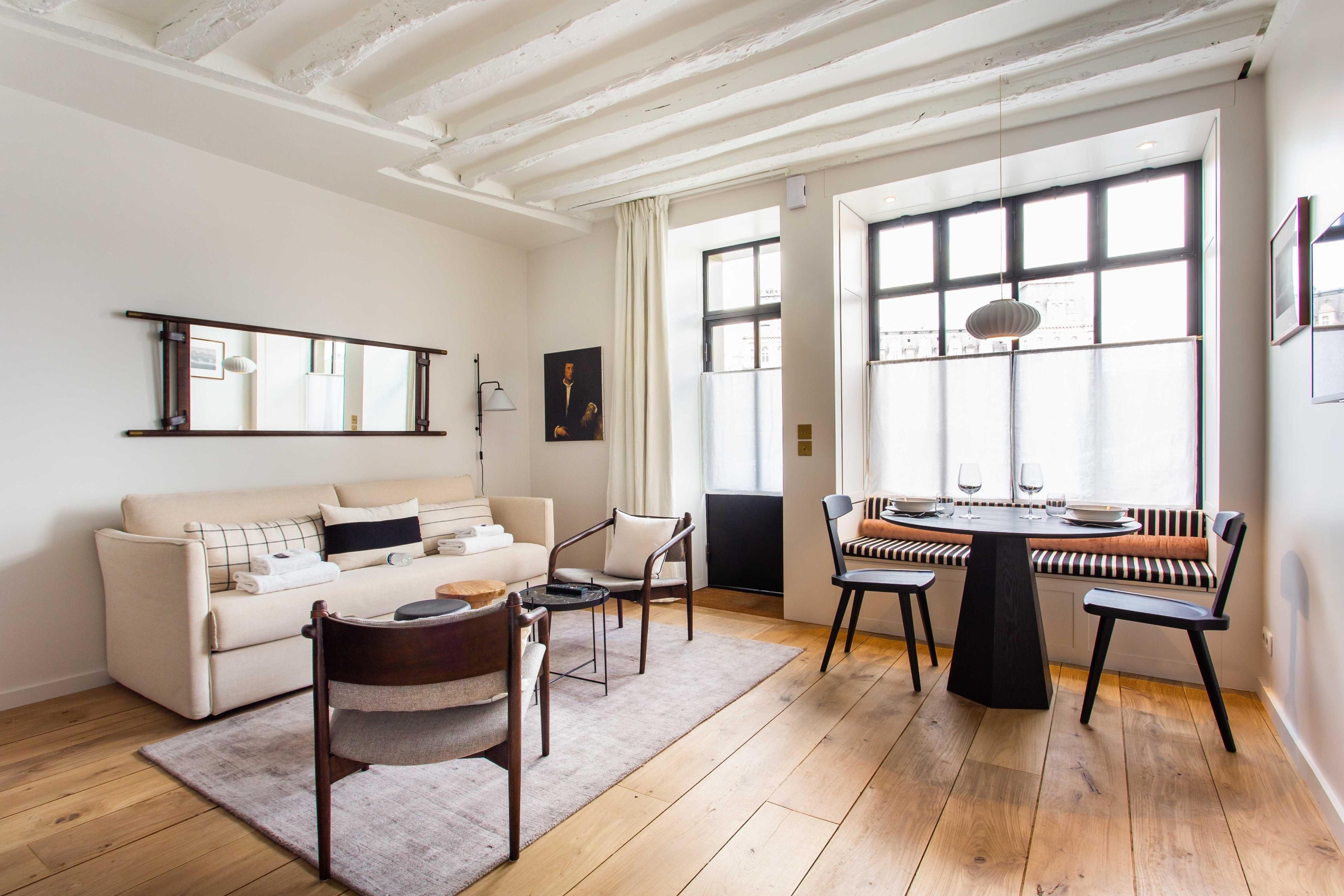 Cozy Apartment -2BR/6P- Notre-Dame Cathedral - Tap to explore photos