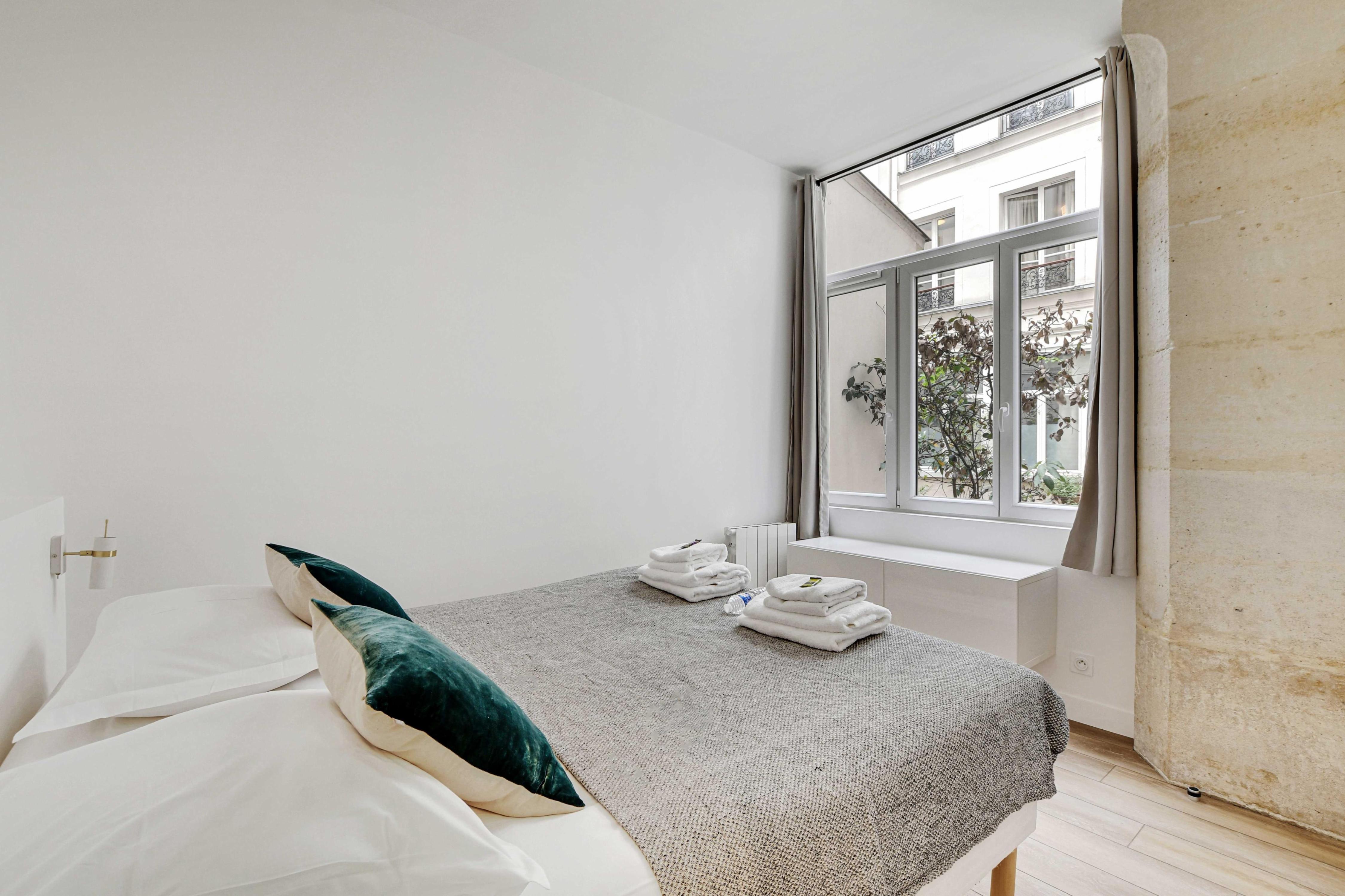 Chic Apartment -2BR/6P- Oberkampf/Republique - Tap to explore photos