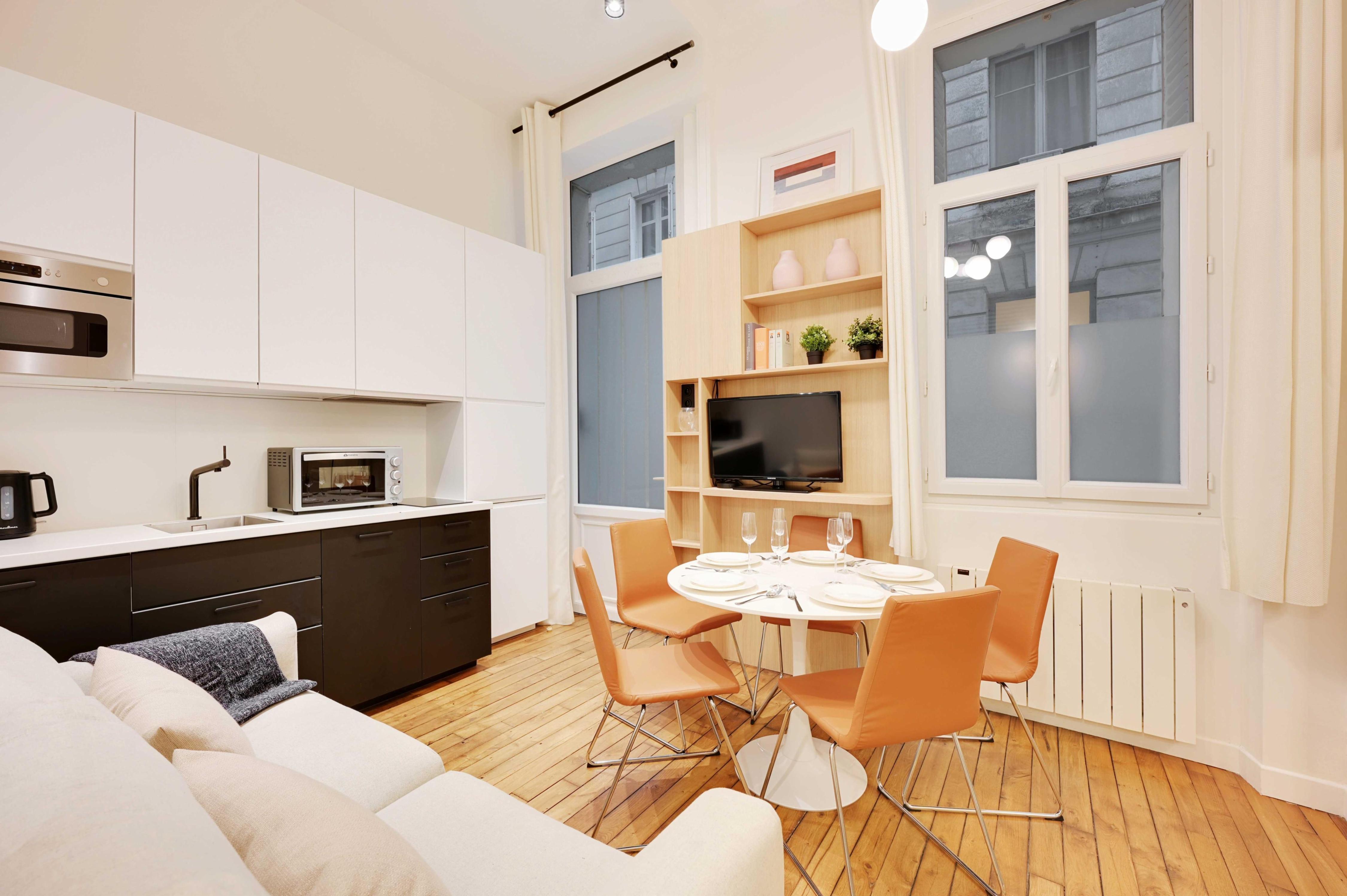 Beautiful Apt -1BR/4P- Tour Eiffel / Invalides - Tap to explore photos