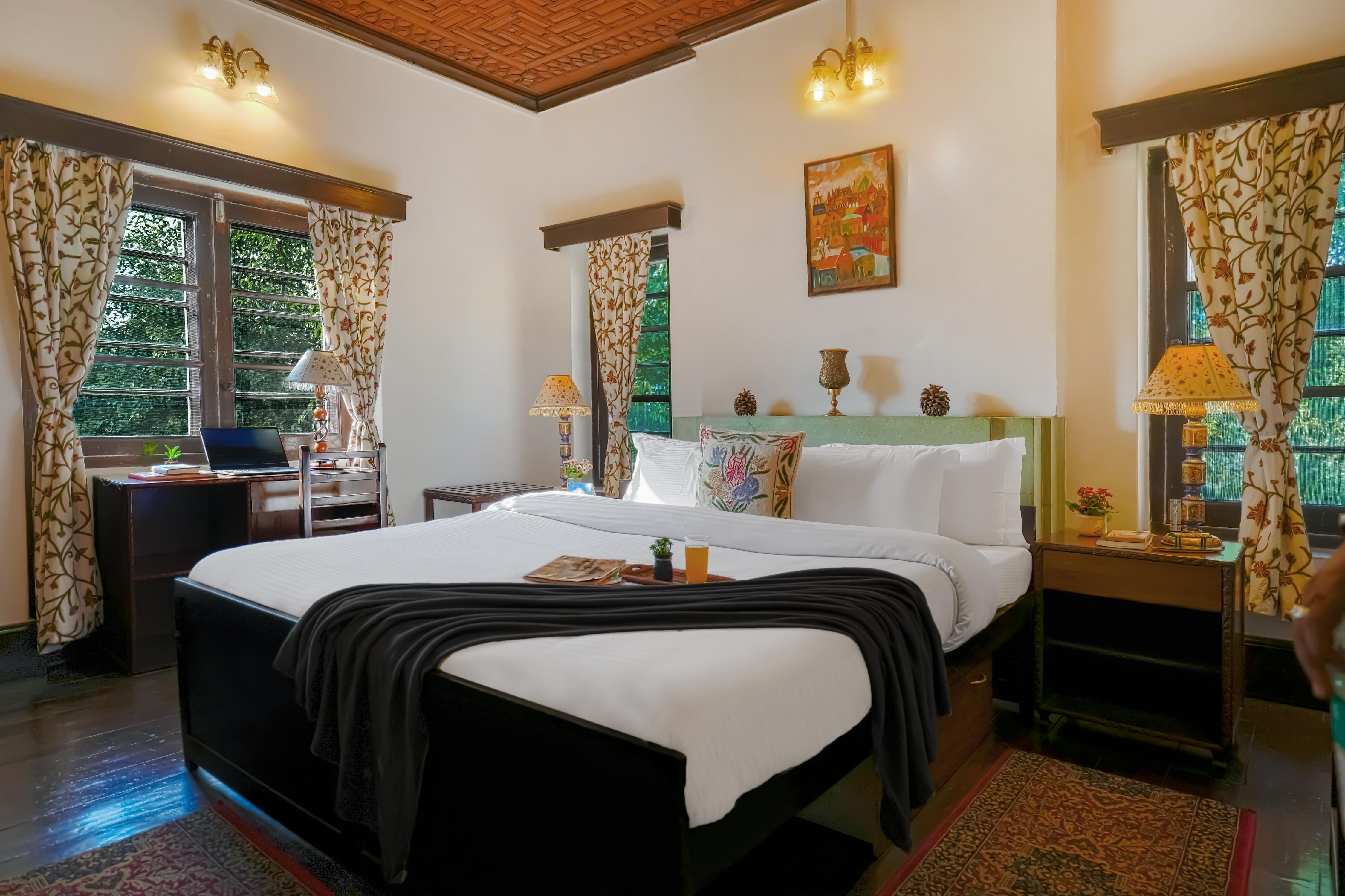 SaffronStays Awakening (Deluxe Suite) near Jhelum river Room Type - Bedroom 1