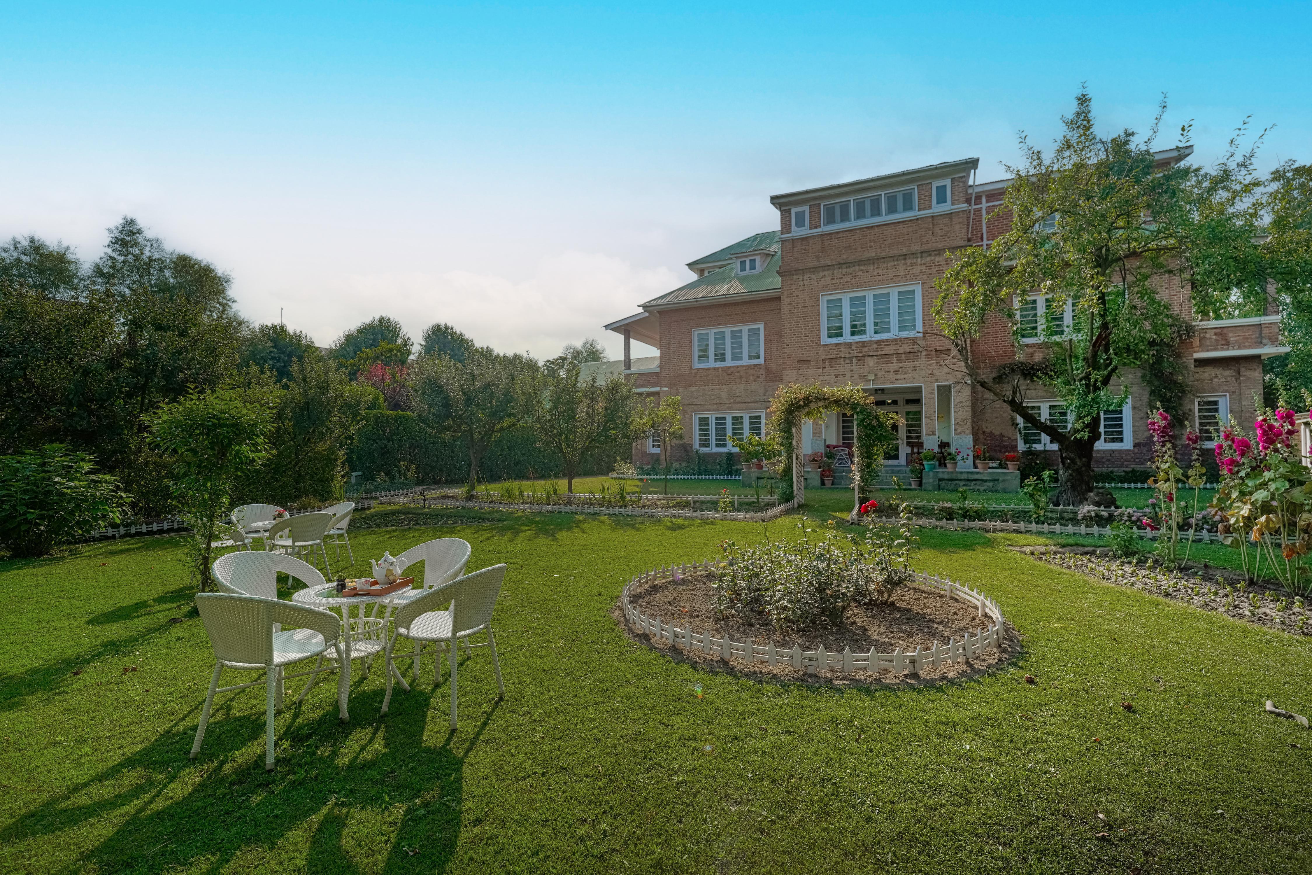 SaffronStays Awakening- Family Suite