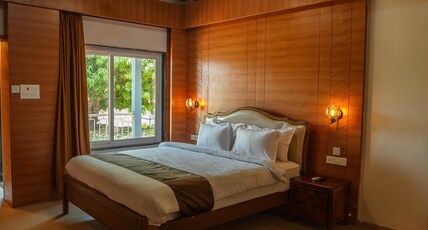The Silk Routee Room Type - Amber Glow Suite