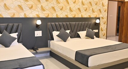 R K HOTEL Room Type - Luxury Family Room