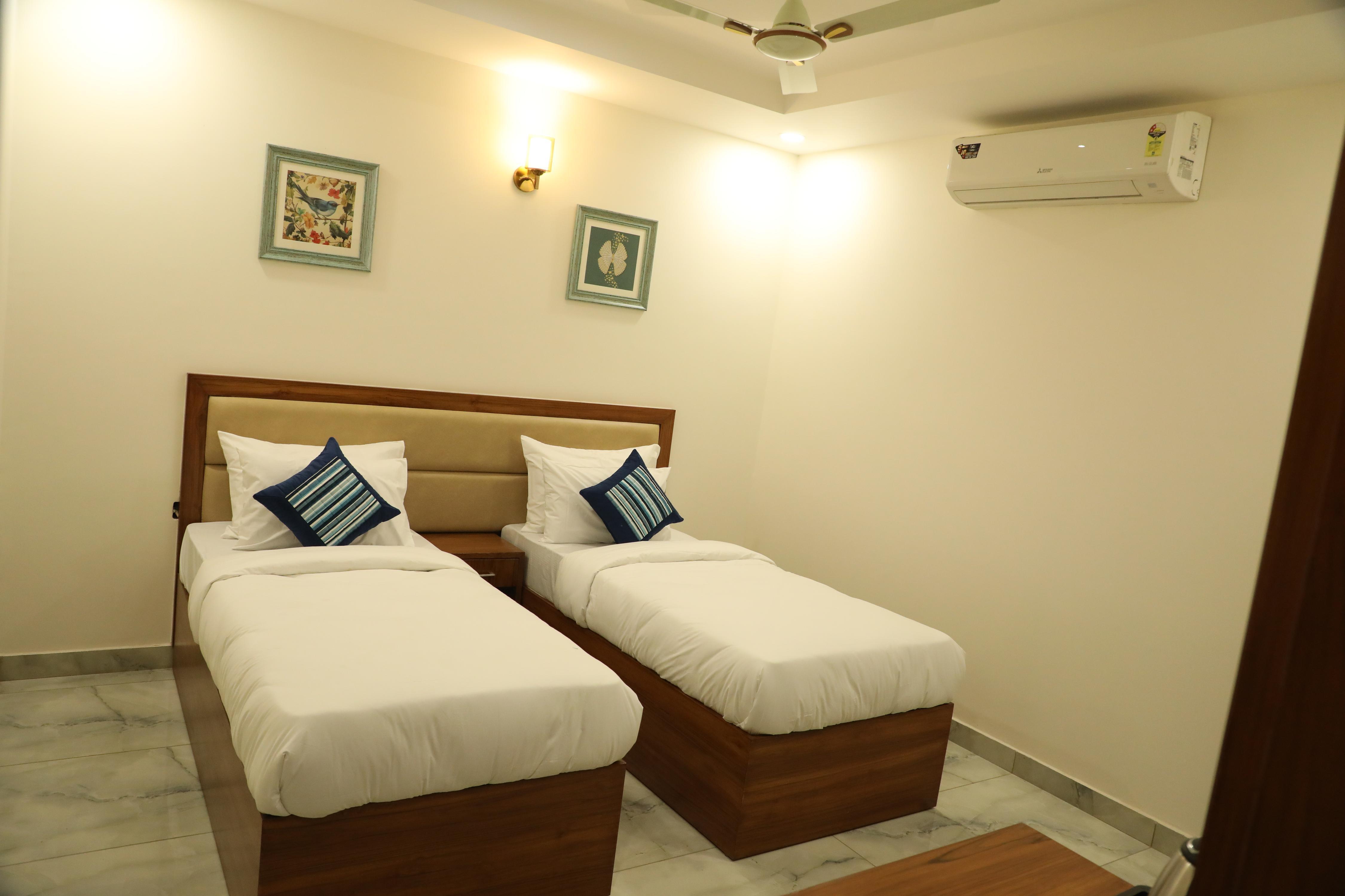 Hotel Sandal Tree Express - Tap to explore photos