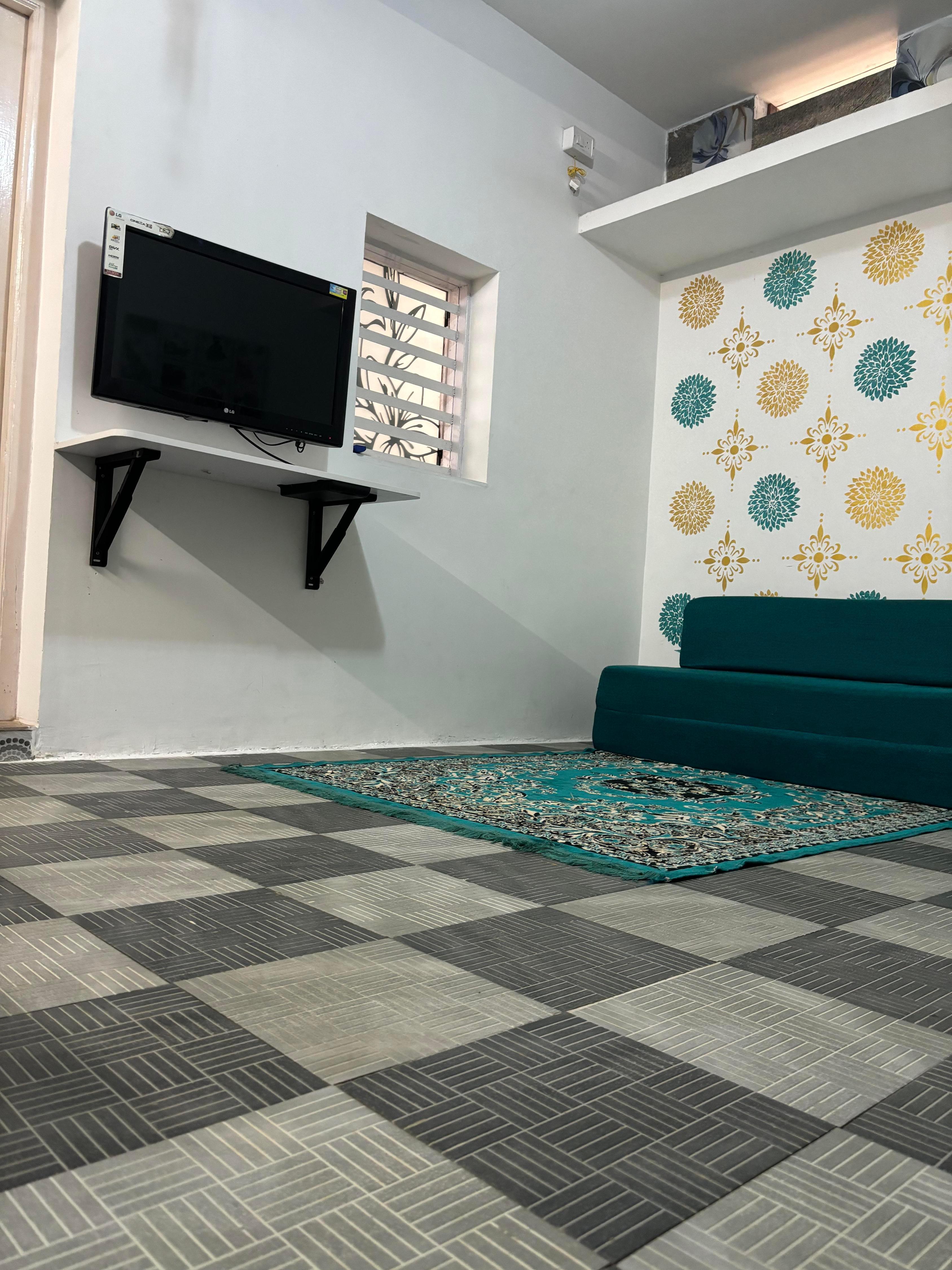 Harshu Homes Private suite service apt home stay - Tap to explore photos